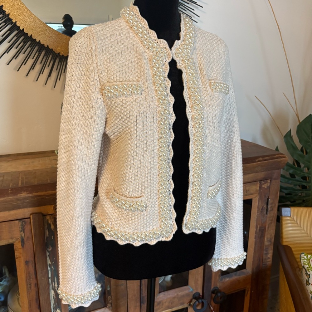 ALICE & OLIVIA Noella Knit Jacket Top in Sand & Pearl! Like new! Off white Sand.